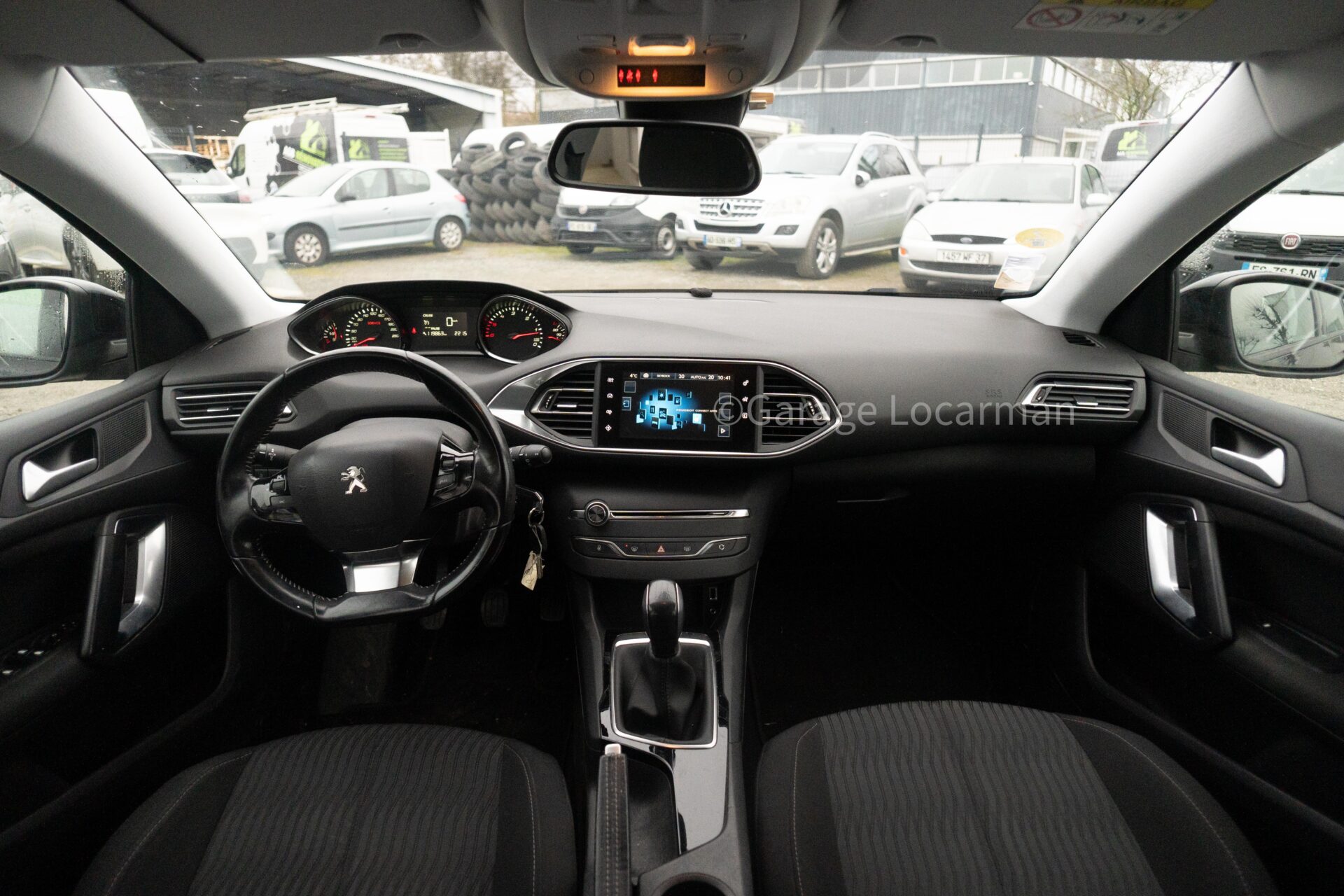 PEUGEOT 308