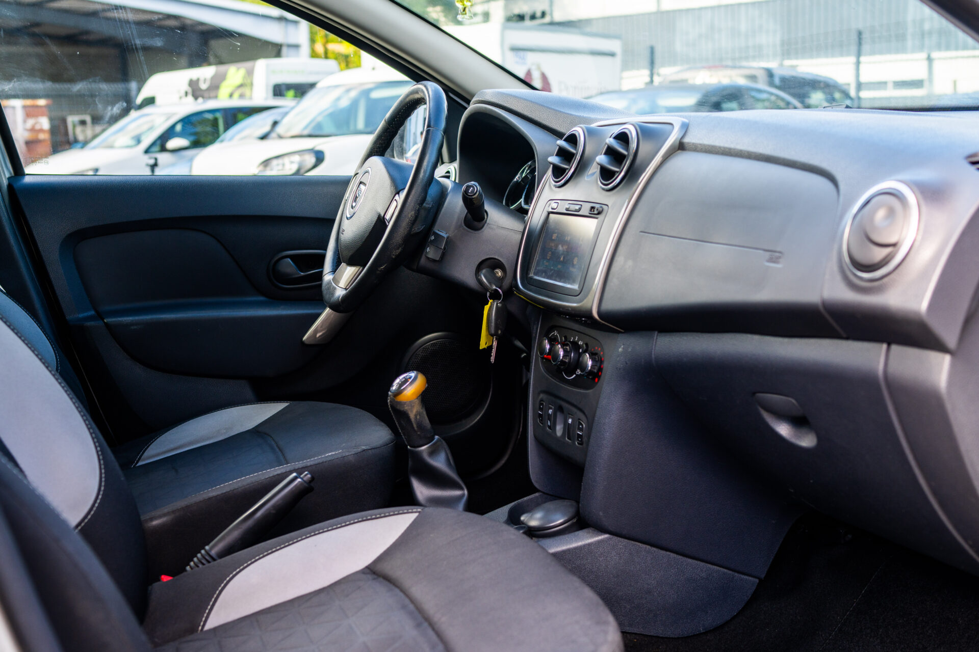 Dacia gris ste