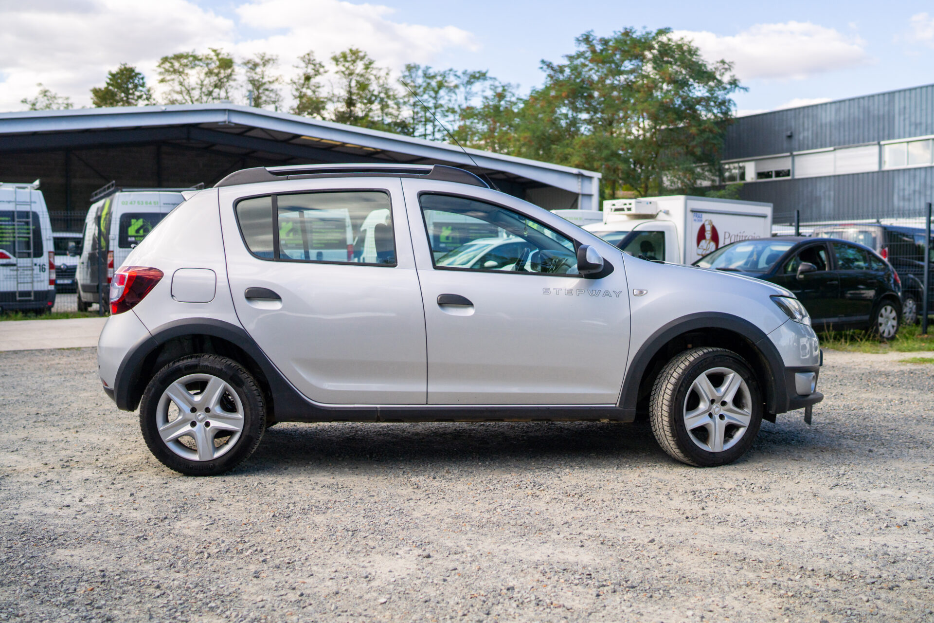 Dacia gris ste